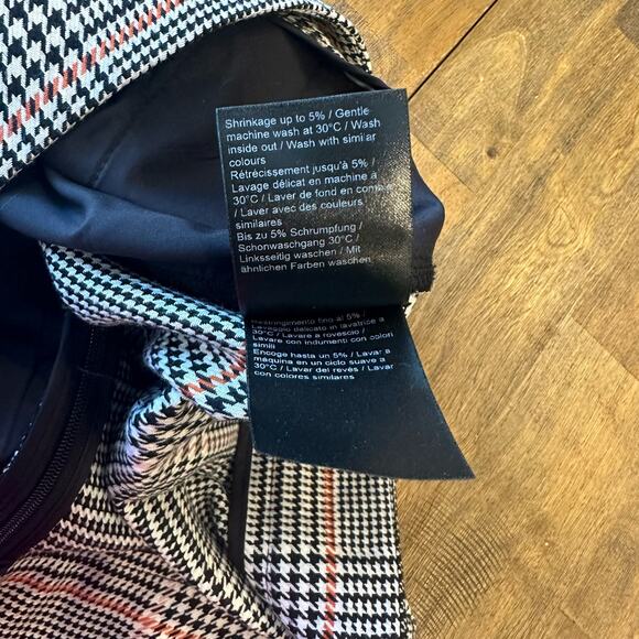 Just Female Amalie Houndstooth Shorts Size Medium Black Pink Orange Cream - Picture 3 of 13